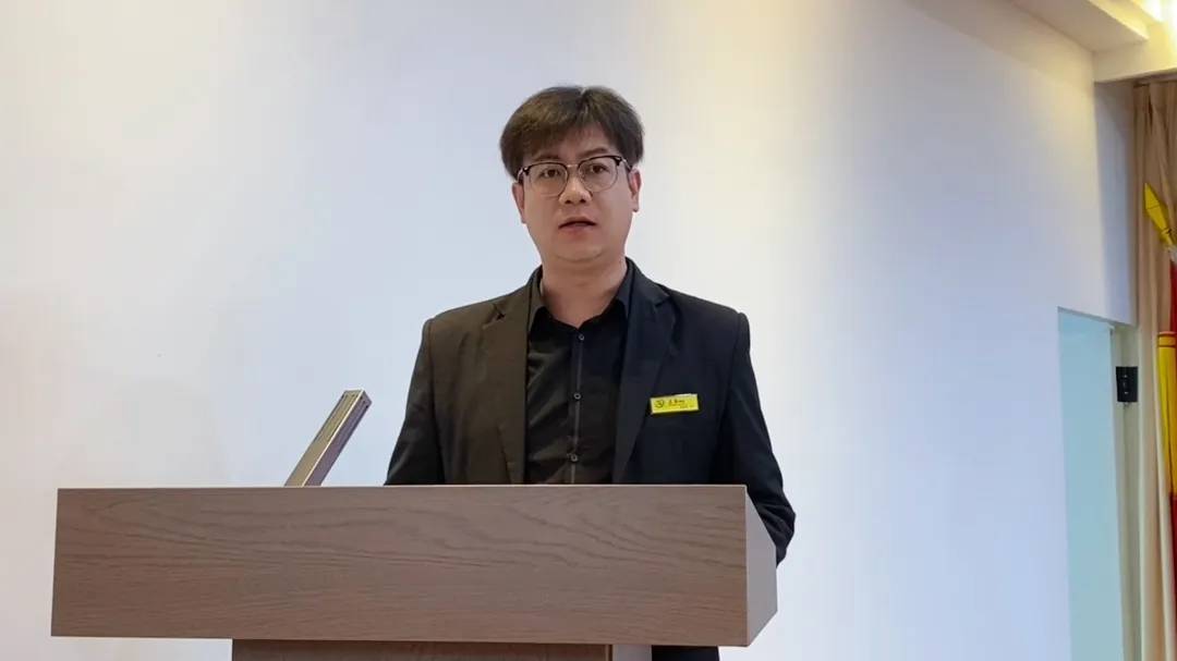 FB体育在线-意大利队员稳扎稳打，淡定迎接挑战
