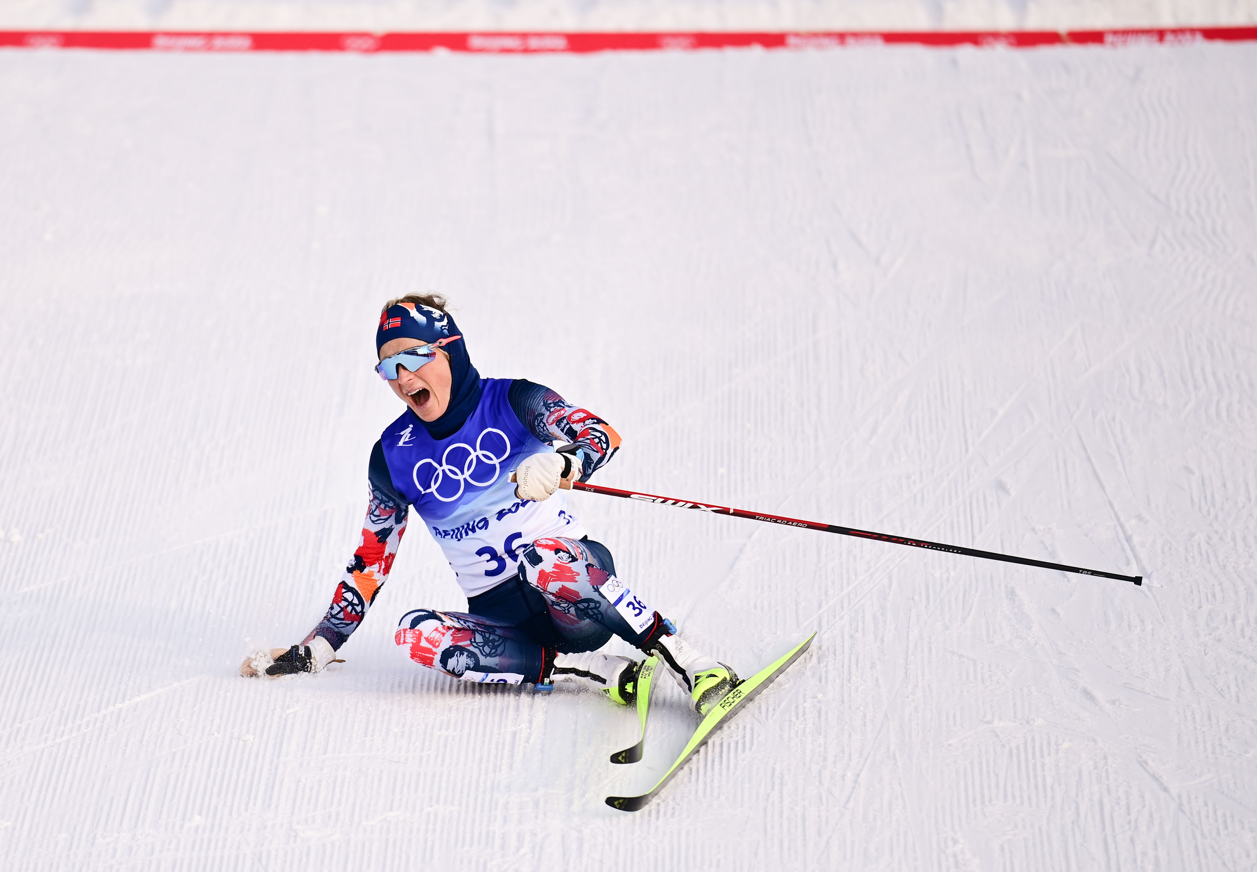 挪威选手在雪车比赛中表现优异夺冠