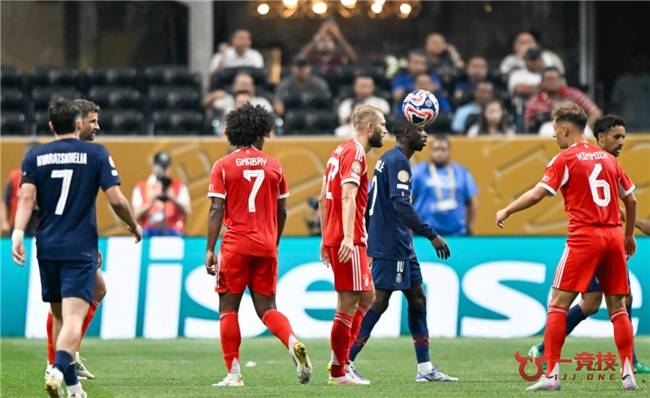 FB体育-瓦朗谢纳队遭遇惨败，法甲排名跌至垫底