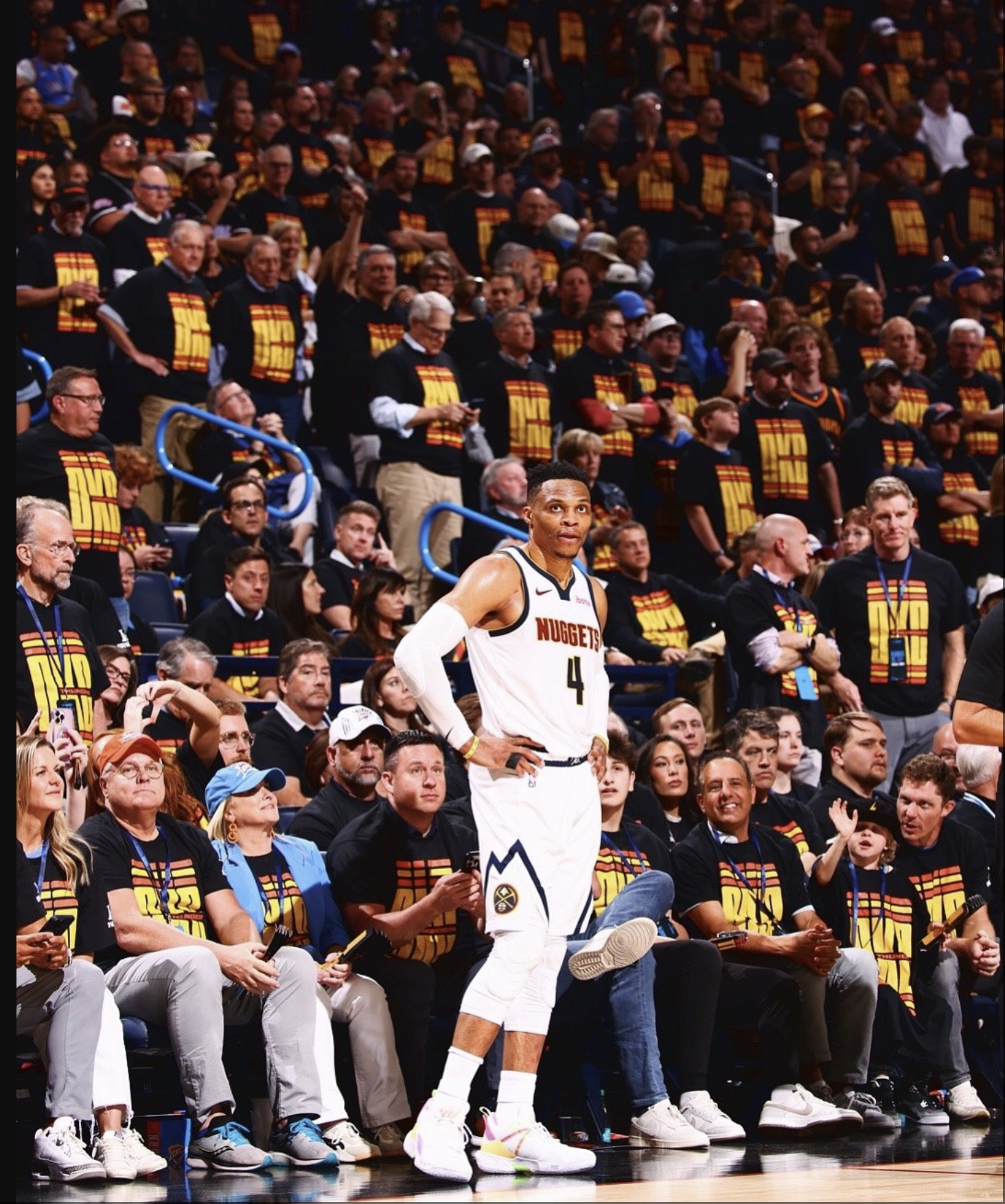 马赛后防线发挥出色,连续三场未丢球 马赛后防线发挥出色,连续三场未丢球