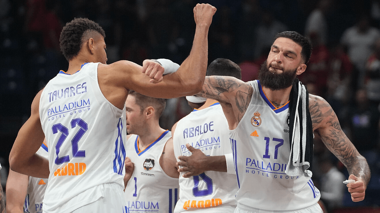 欧洲篮球联赛巴塞罗那豪取七连胜