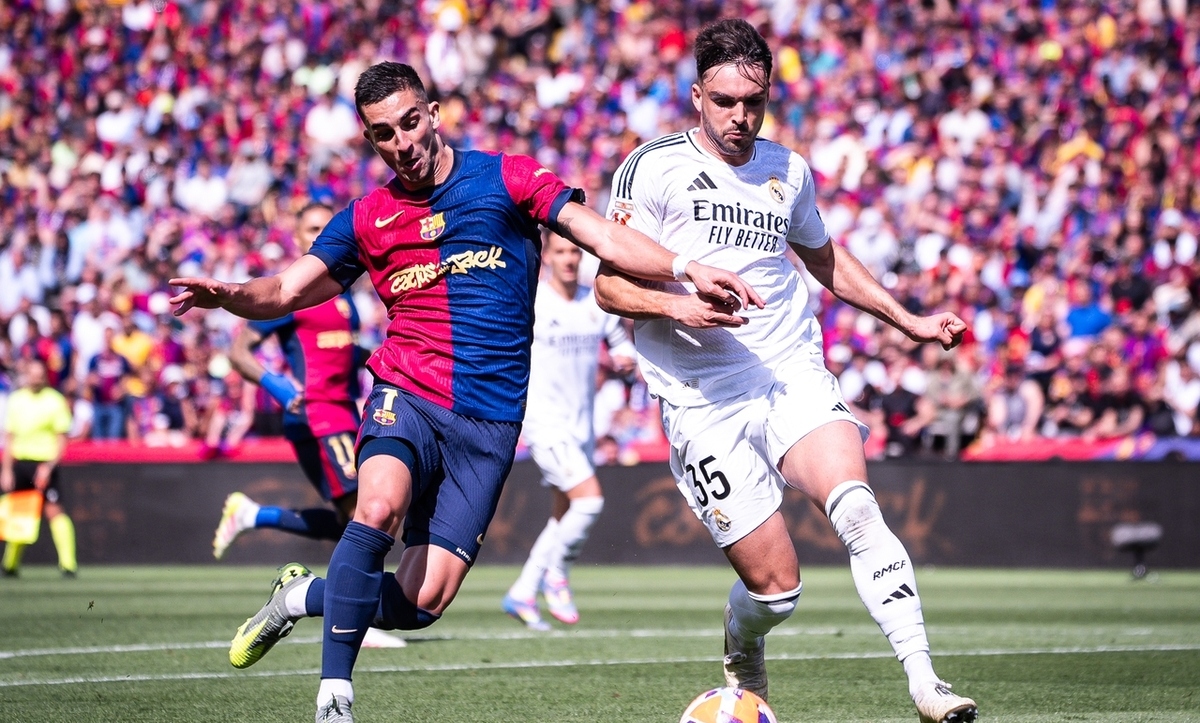 皇家马德里庆祝胜利,全队士气高涨的简单介绍 皇家马德里庆祝胜利,全队士气高涨的简单介绍