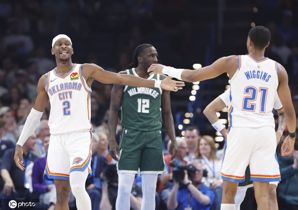 FB体育-雄鹿完胜黄蜂，遭遇四连败