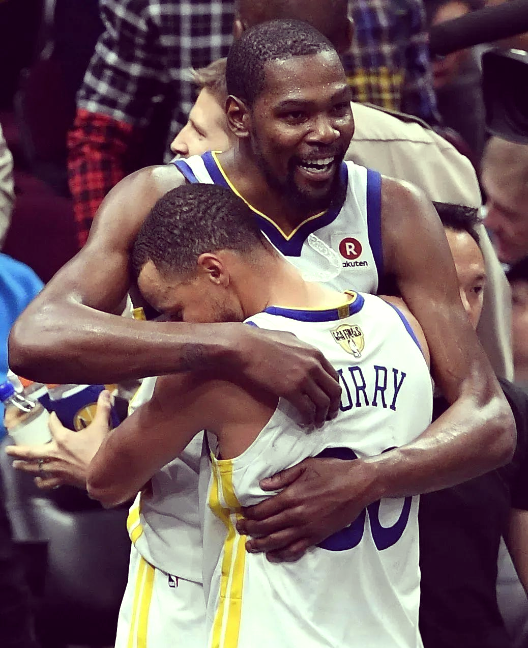 FB体育娱乐-森林狼战胜骑士，结束失利