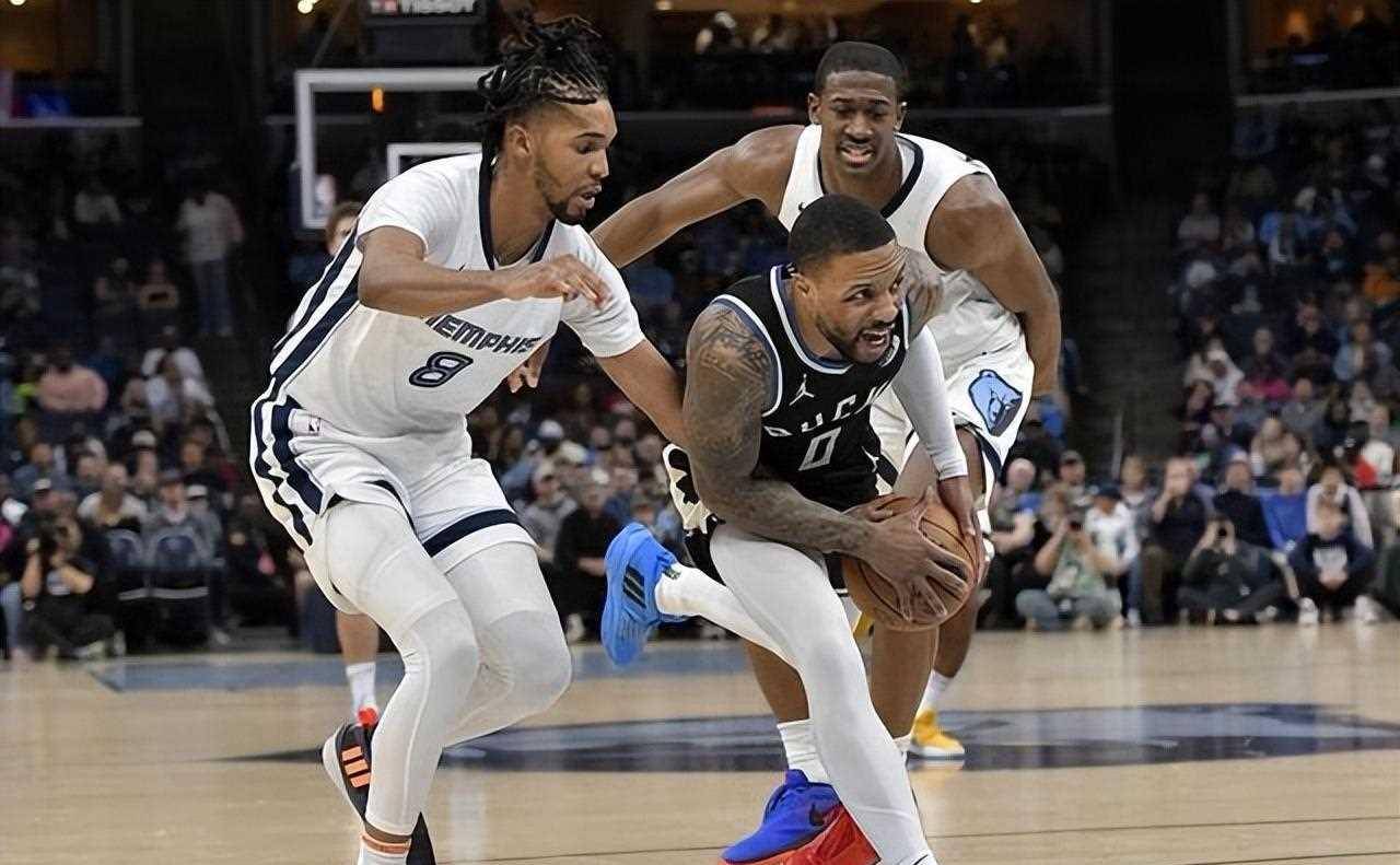 FB体育在线-雄鹿队遭遇惨败，战术调整引发争议