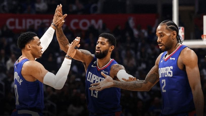 FB体育娱乐-快船狂胜黄蜂，76人擒爵士赢得两连胜