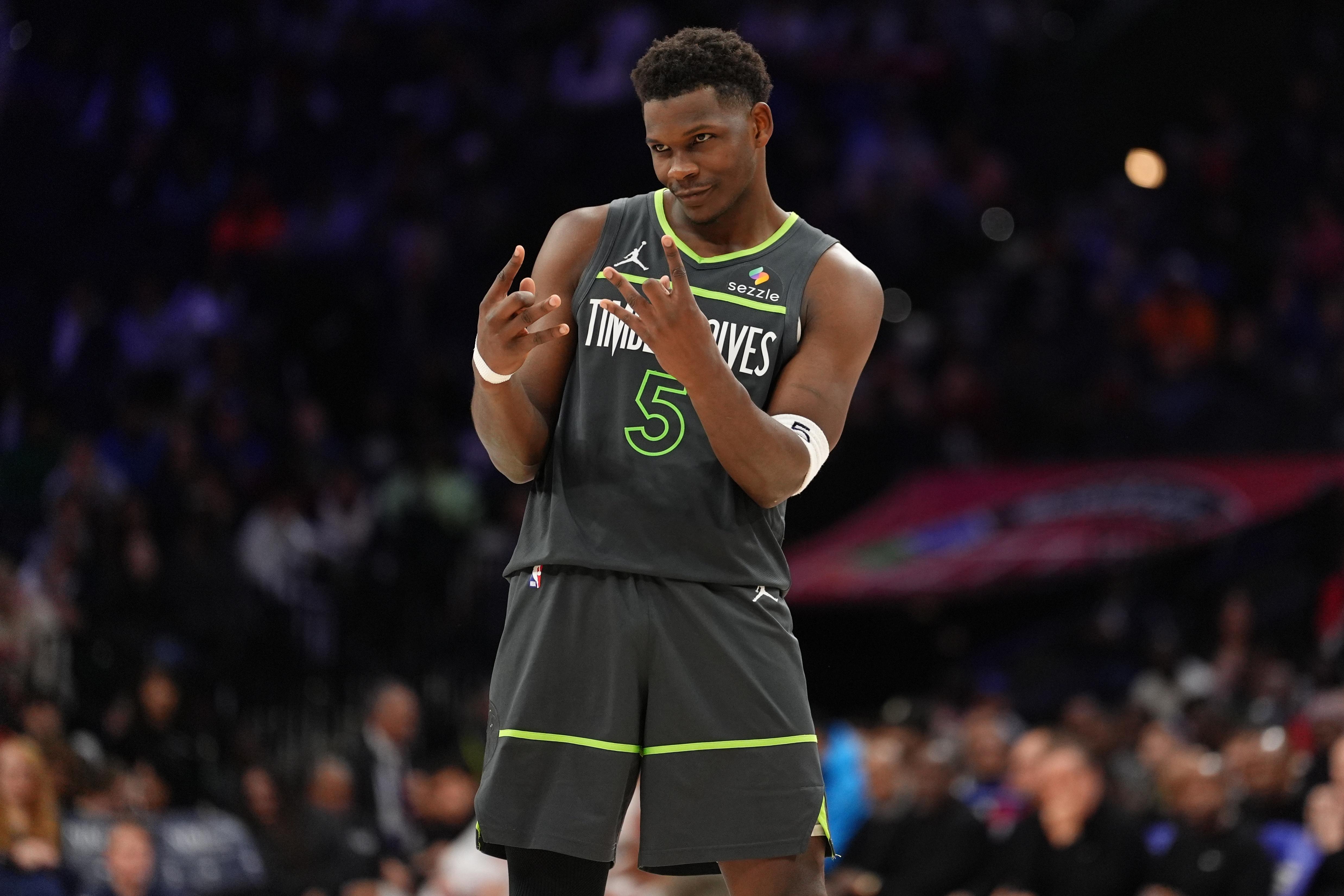 雄鹿客场击溃森林狼，单季胜场数破百