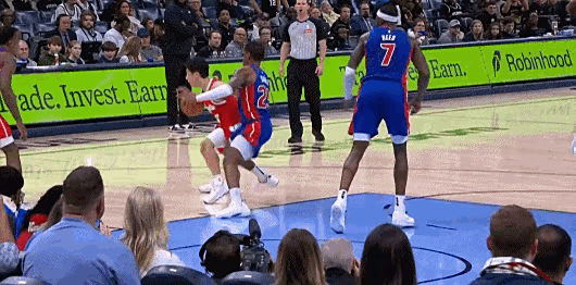 灰熊大胜活塞，打破连败劣势