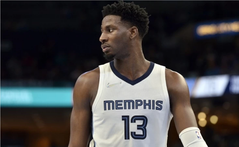 灰熊大胜活塞，打破连败劣势