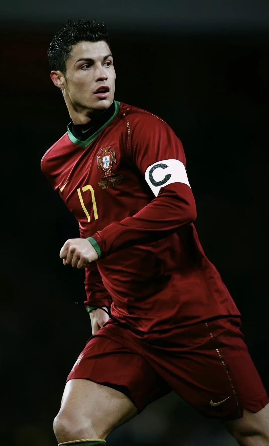 C罗斩获进球,助力球队全力以赴 C罗斩获进球,助力球队全力以赴